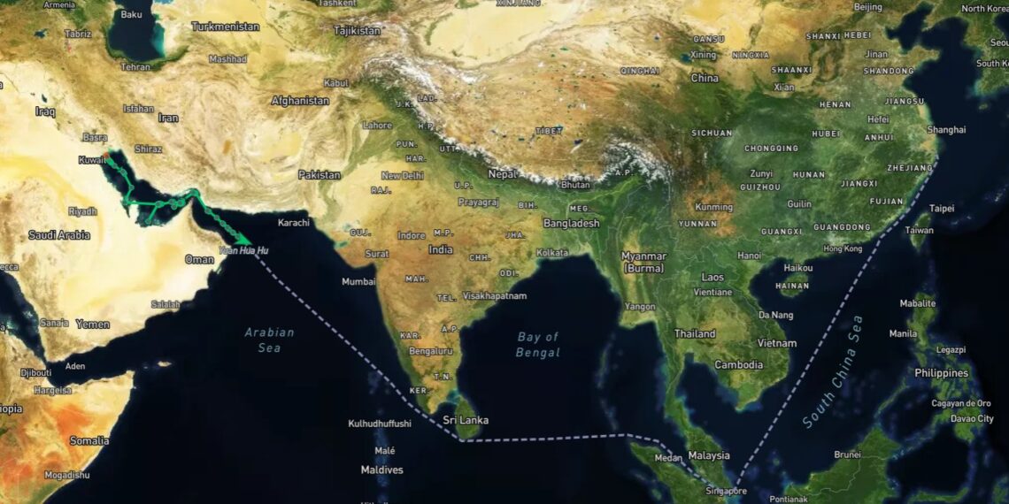 Hormuz, la superpetroliera cinese supera i blocchi mentre Trump è in Cina